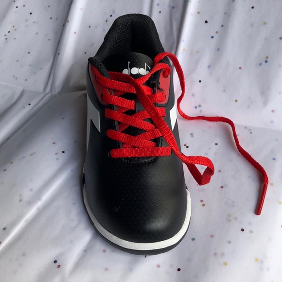 Diadora Striker B boy Shoes New in Box - Picture 2 of 7